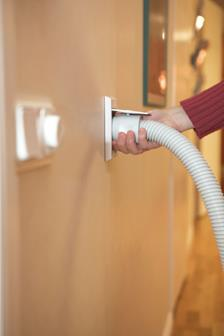 Flexible inséré dans une prise murale